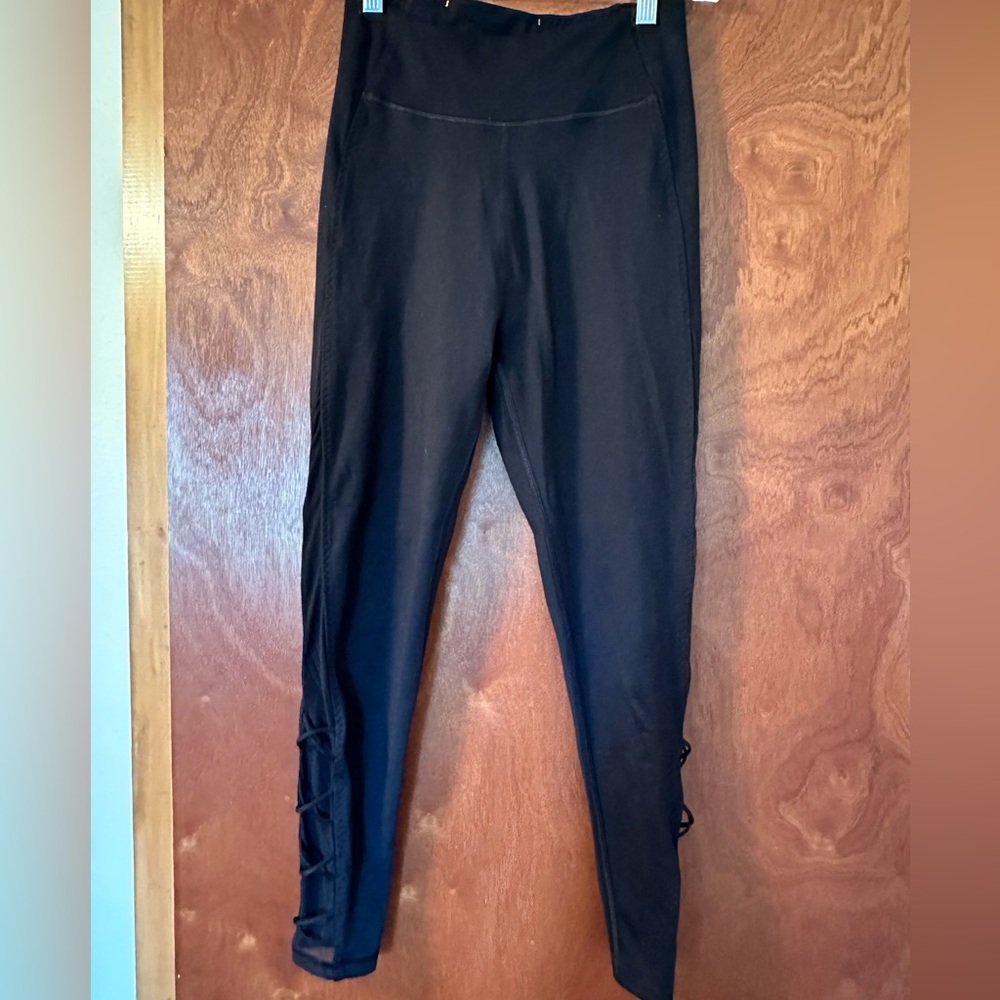 Victoria’s Secret Mesh Sides Yoga Pants